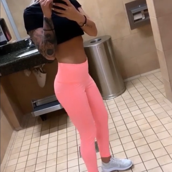 Victoria’s Secret coral yoga pants - Picture 2 of 11